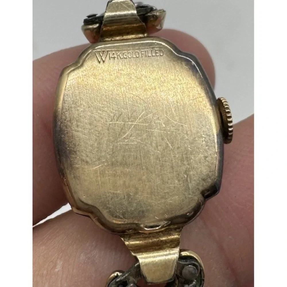 Omega elegant wristwatch
